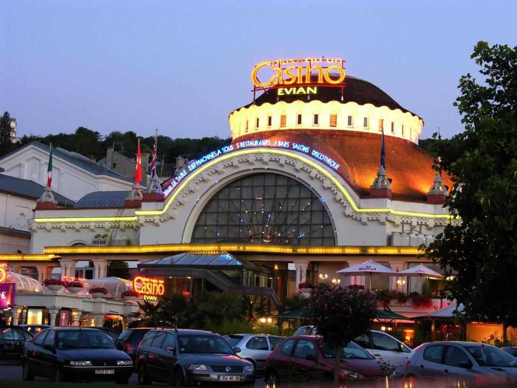 L'Oasis Hotel Evian-les-Bains Exterior photo